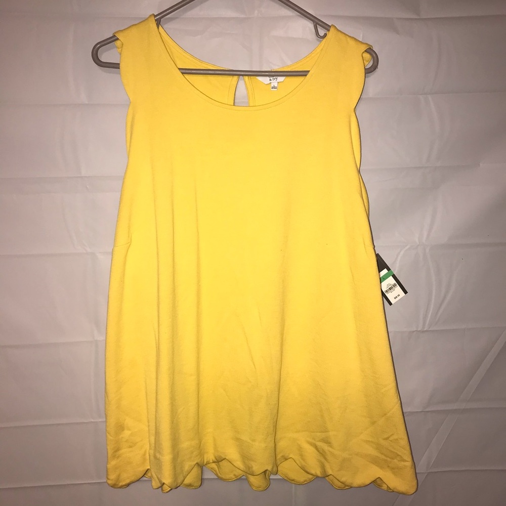 Women’s Crown & Ivy Top